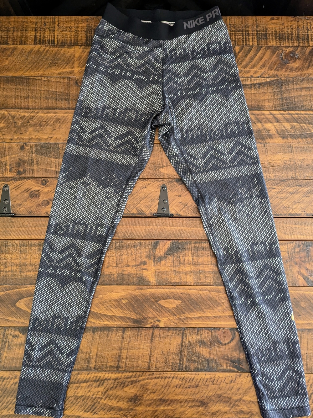 Nike Pro Dri-Fit Size SMALL Gray Geometric Gym Yoga Ankle Length Leggings Tights